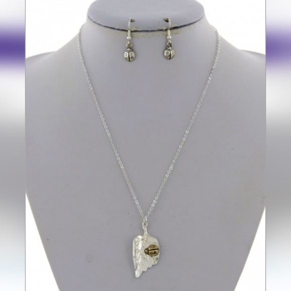 Lucky You Leaf Gold And Silver Metal Lady Bug Necklace & Earring Set - Picture 8 of 8